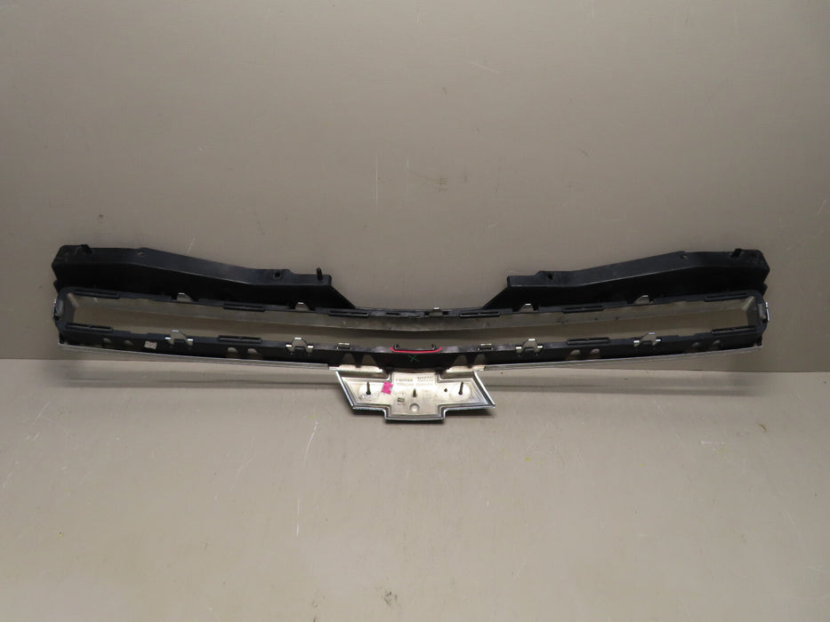 2007-2014 CHEVROLET TAHOE SUBURBAN FRONT UPPER GRILLE 15835087