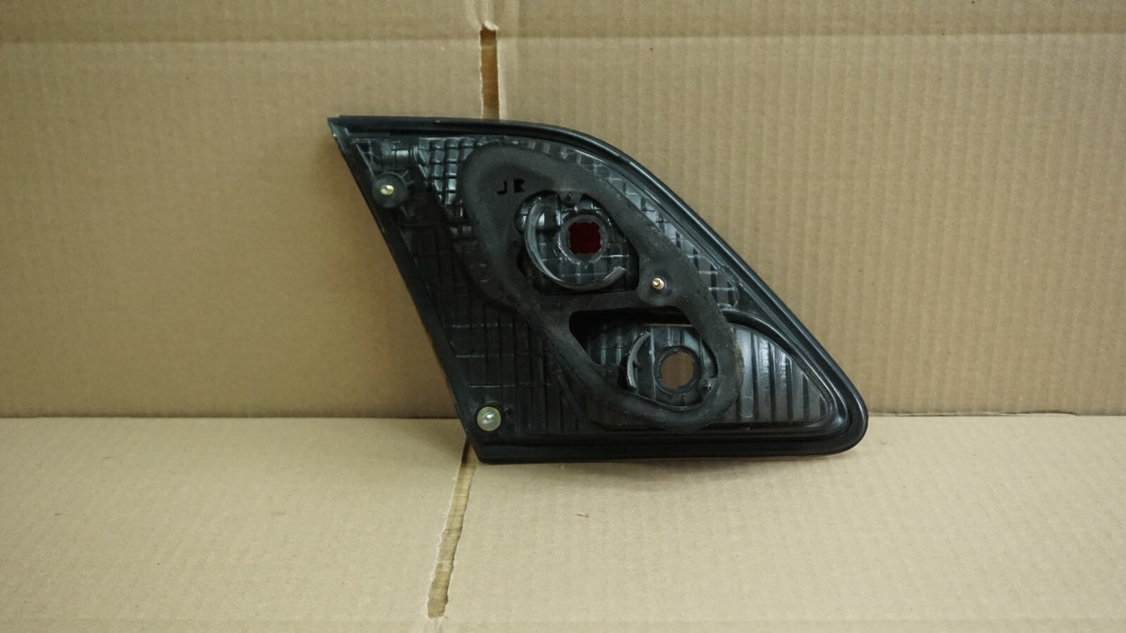 2002 2003 2004 LEXUS ES300 ES330 RIGHT PASSENGER SIDE INNER TAIL LIGHT LAMP OEM