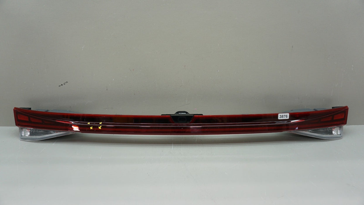 2021-2023 HYUNDAI ELANTRA REAR CENTER TRUNK TAIL LIGHT OEM 92409-AB000
