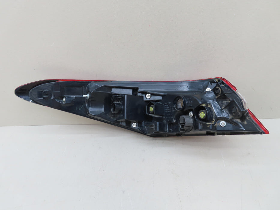 2018-2020 TOYOTA CAMRY REAR RIGHT PASSENGER SIDE TAIL LIGHT OEM