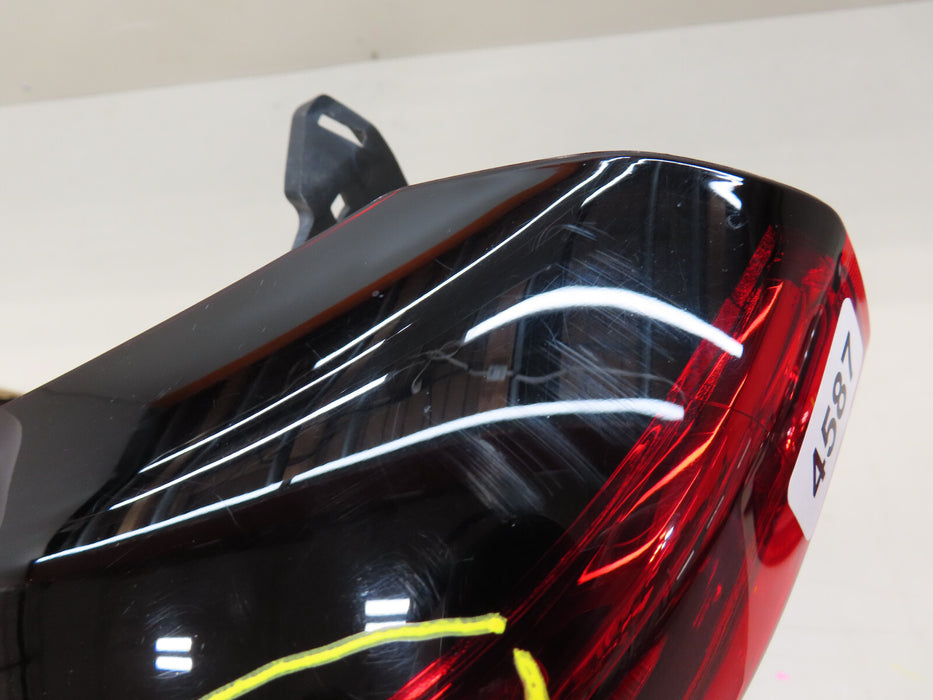 2020-2022 TOYOTA HIGHLANDER RIGHT DRIVER SIDE TAIL LIGHT LAMP LED OUTER OEM