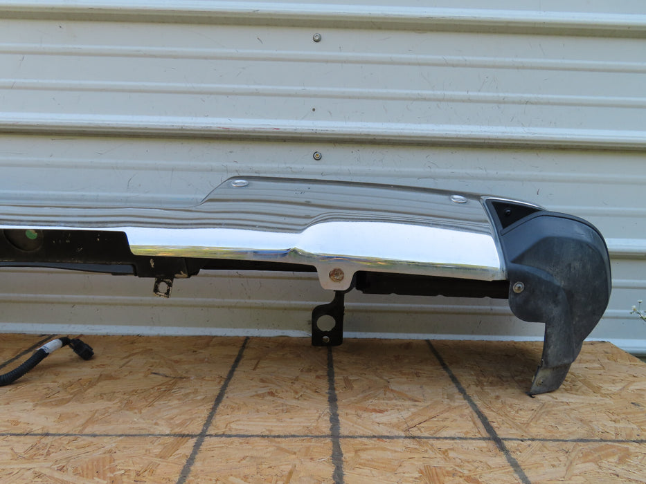 2014 2015 2016 2017 2018 GMC-Sierra Chevy-Silverado 1500 Rear Bumper OEM