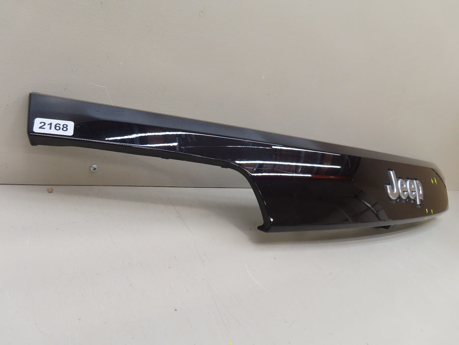 2017-2021 JEEP GRAND CHEROKEE REAR GATE TRIM MOLDING OEM 1WD55TRMACD