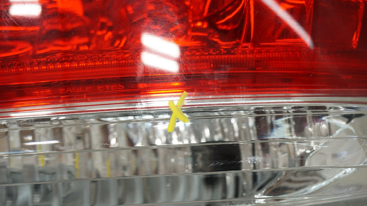 2011-2013 TOYOTA HIGHLANDER REAR RIGHT PASSENGER SIDE TAIL LIGHT CAPA