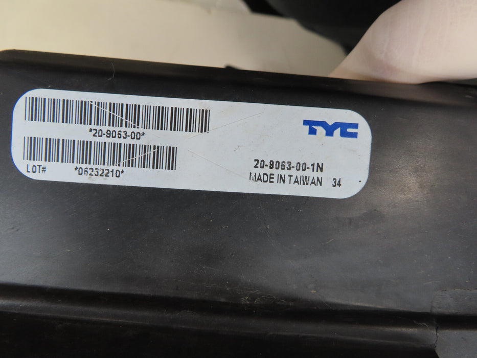 09 10 11 12 CHEVROLET TRAVERSE RIGHT PASSENGER HEADLIGHT HALOGEN AFTERMARKET