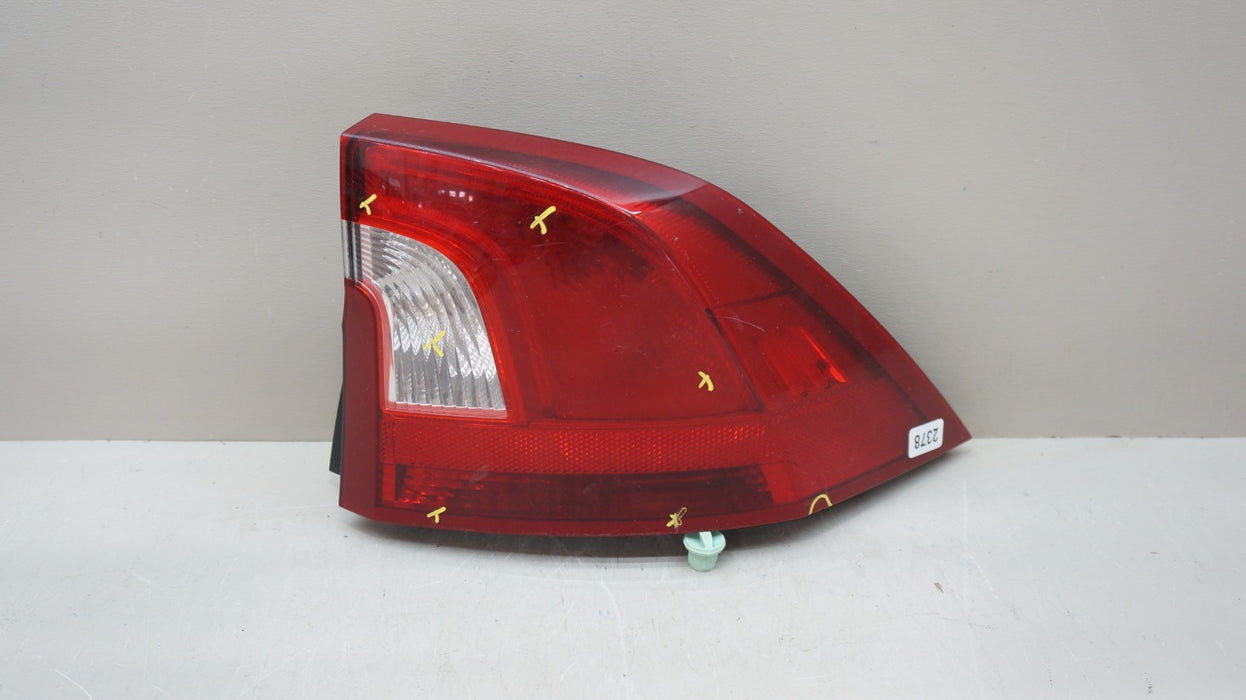 2011-2018 VOLVO S60 REAR RIGHT PASSENGER SIDE TAIL LIGHT OEM