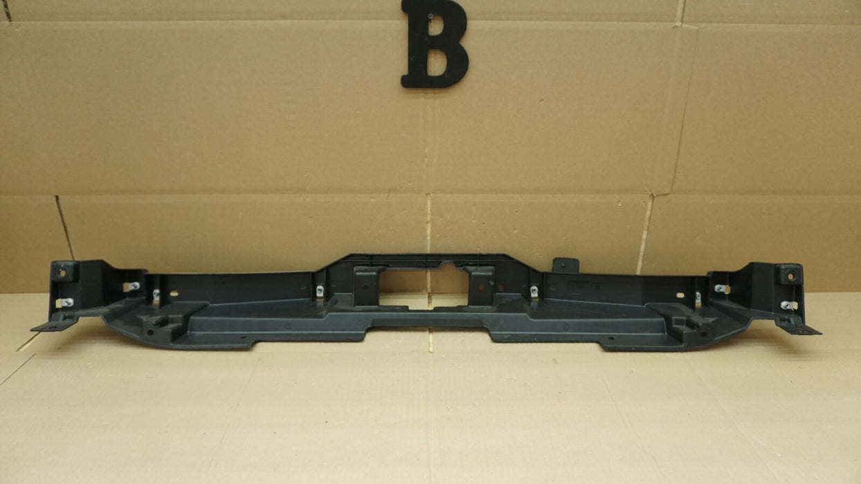2007-2014 CHEVROLET SUBURBAN FRONT UPPER GRILLE MOUNTING BRACKET OEM 15865945