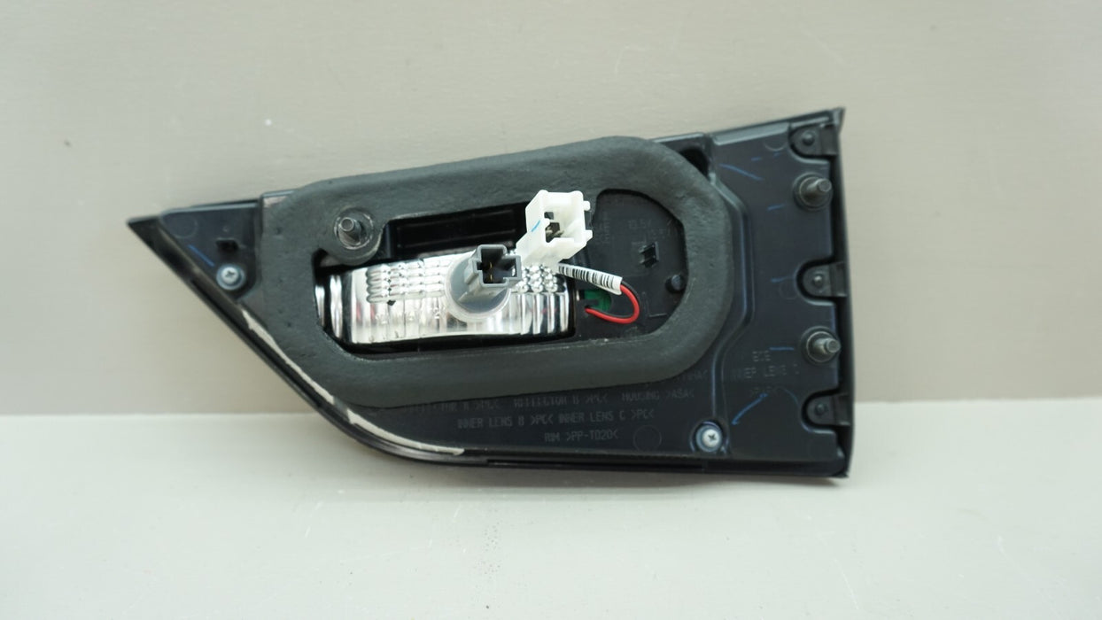 2016-2018 INFINITI QX60 REAR LEFT DRIVER SIDE INNER TAIL LIGHT BRAKE LAMP OEM