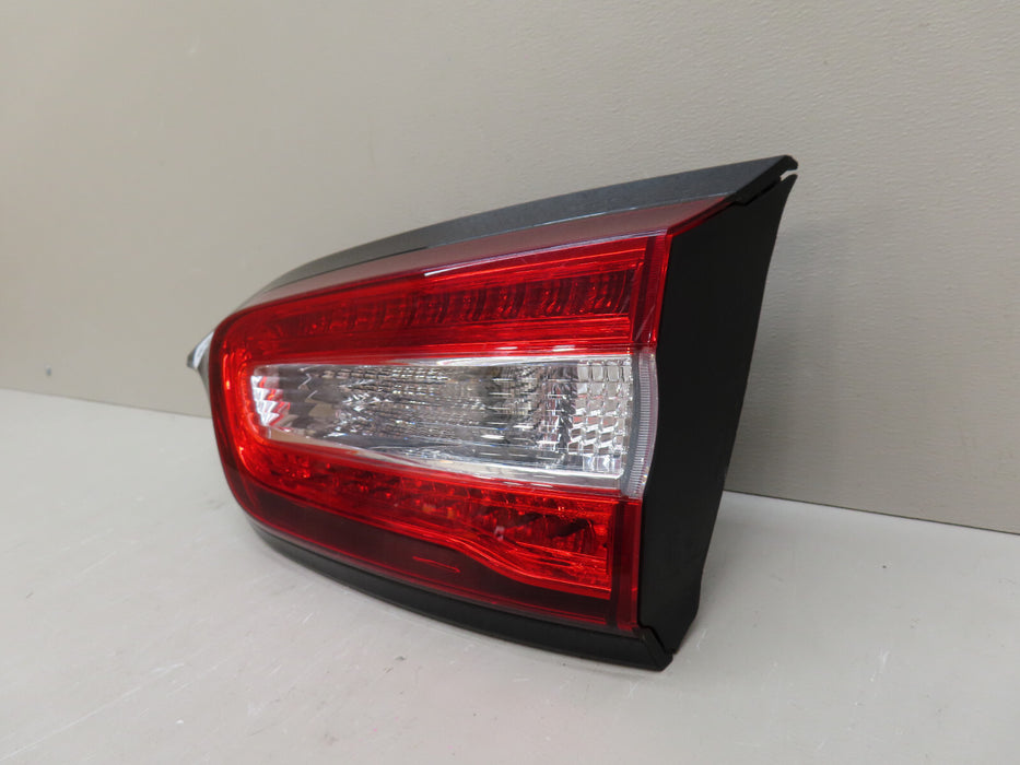 2014-2018 JEEP CHEROKEE REAR RIGHT PASSENGER TAIL LIGHT INNER OEM 68102920AC