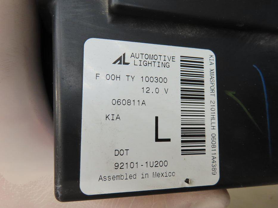 2011-2013 KIA SORENTO FRONT LEFT DRIVER HEADLIGHT HALOGEN OEM 92101-1U200 9359