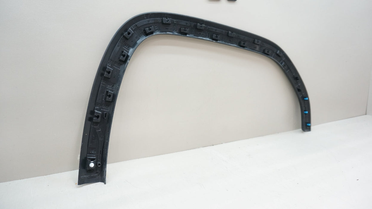 2019-2023 GMC SIERRA 1500 FRONT LEFT SIDE FENDER FLARE OEM 962772104 (R.T)