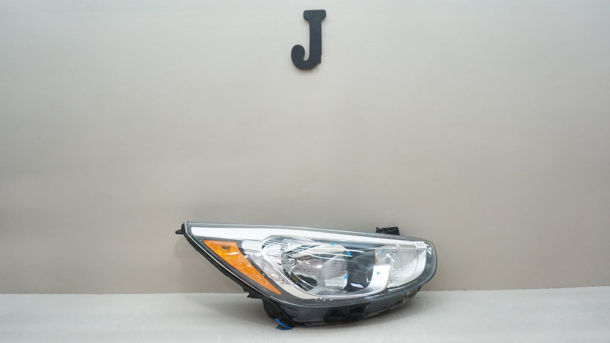 2015-2017 HYUNDAI ACCENT FRONT RIGHT PASSENGER SIDE HALOGEN HEADLIGHT OEM