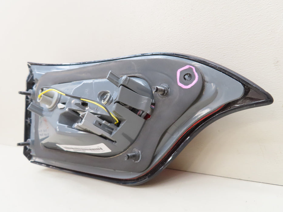 2014-2018 JEEP CHEROKEE REAR RIGHT PASSENGER INNER TAIL LIGHT OEM 68330344AA