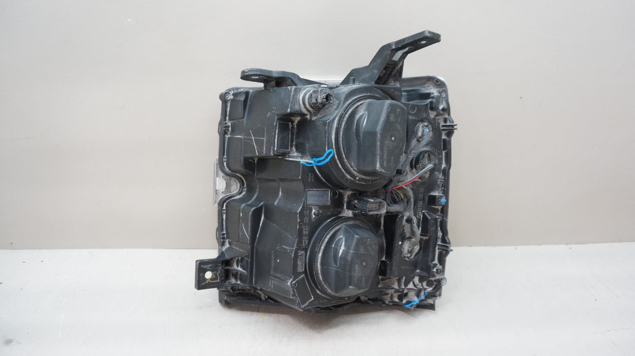 2015-2019 CHEVROLET SILVERADO 2500HD 3500HD RIGHT HALOGEN HEADLIGHT OEM 23389971