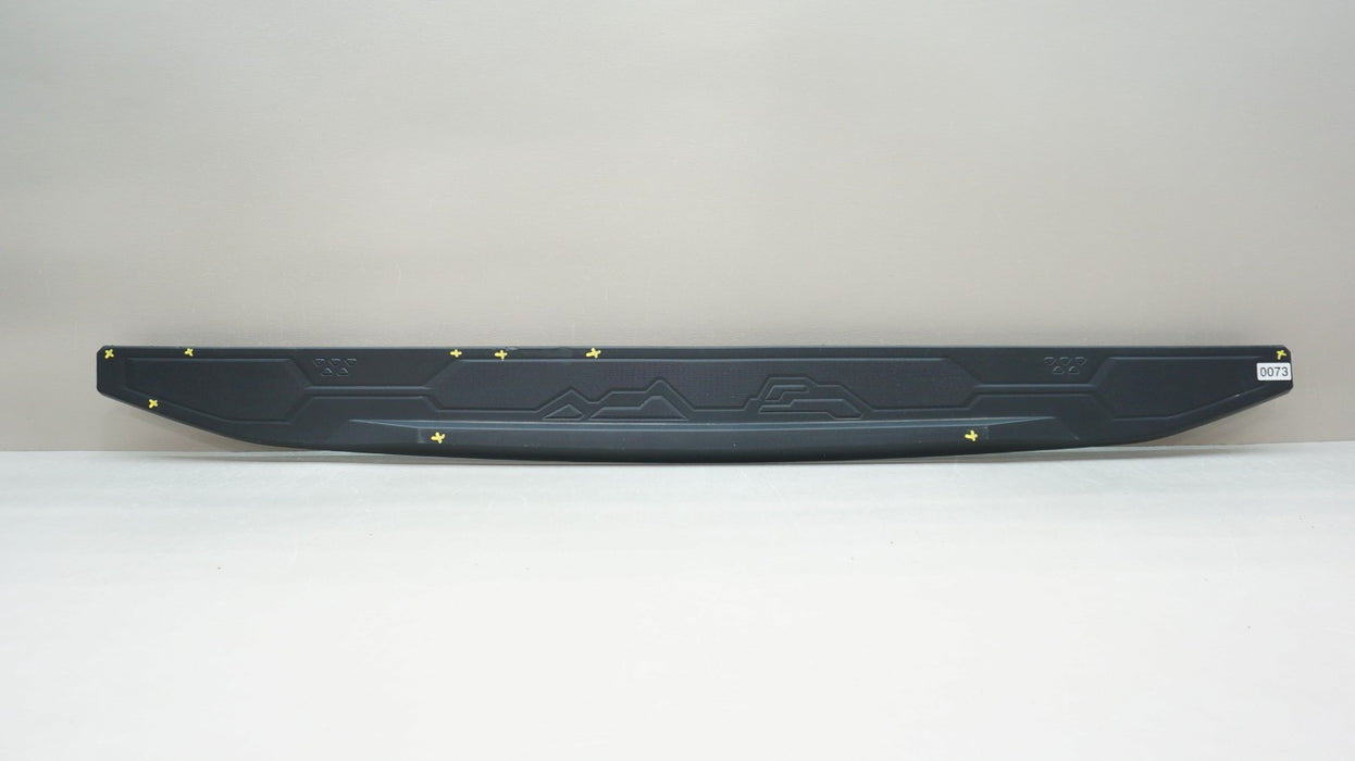 2023-2026 CHEVROLET COLORADO REAR TAILGATE CAP MOLDING OEM 84777541