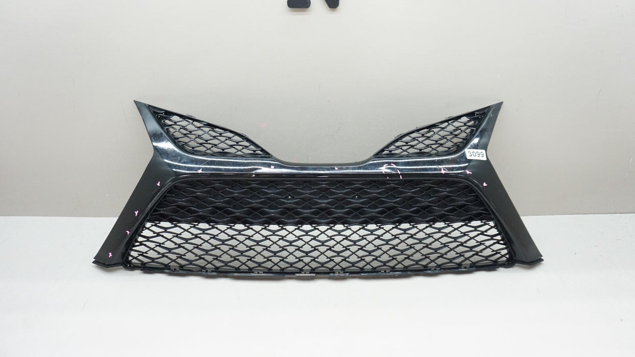 2018-2020 TOYOTA CAMRY SE SXE FRONT BUMPER GRILLE OEM 53113-06130