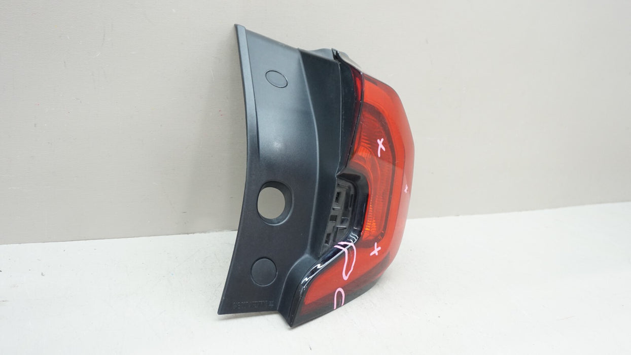 2018-2021 GMC TERRAIN RIGHT PASSENGER SIDE TAIL LIGHT OEM 84379498