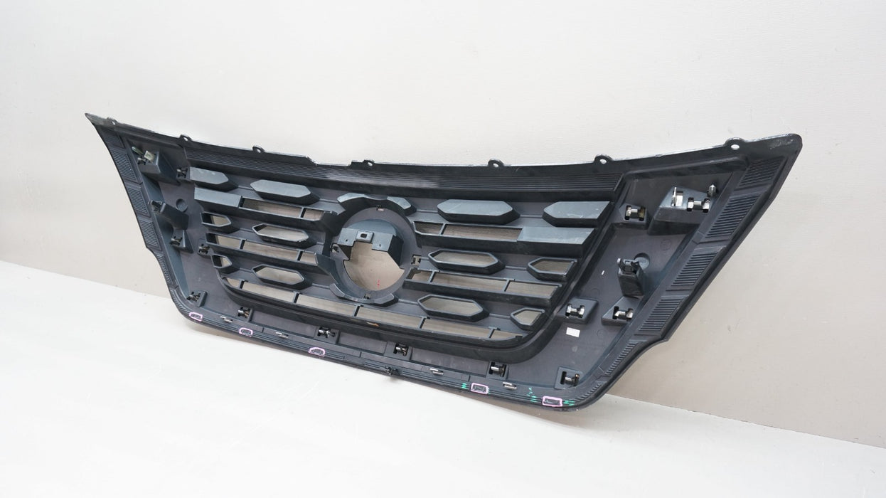 2017-2020 NISSAN PATHFINDER FRONT RADIATOR GRILLE GRILL 62310 9PFIA OEM