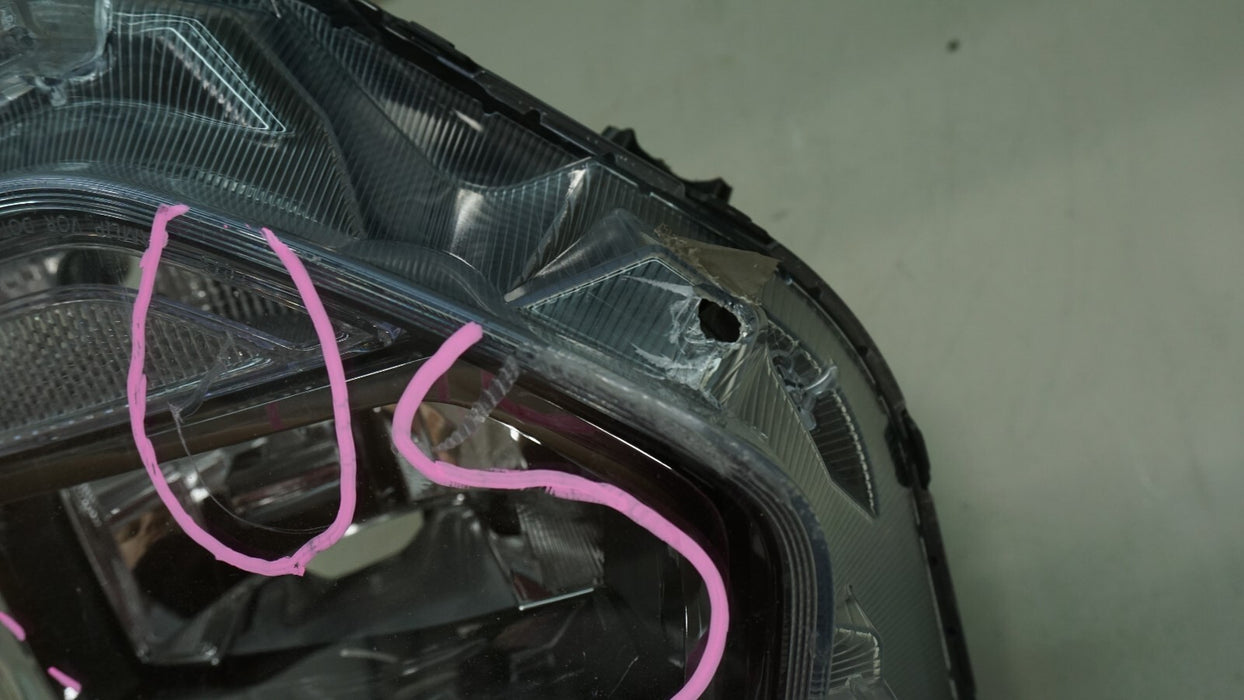 2019-2020 HYUNDAI SANTA FE FRONT LEFT DRIVERS SIDE HALOGEN HEADLIGHT OEM 19 20