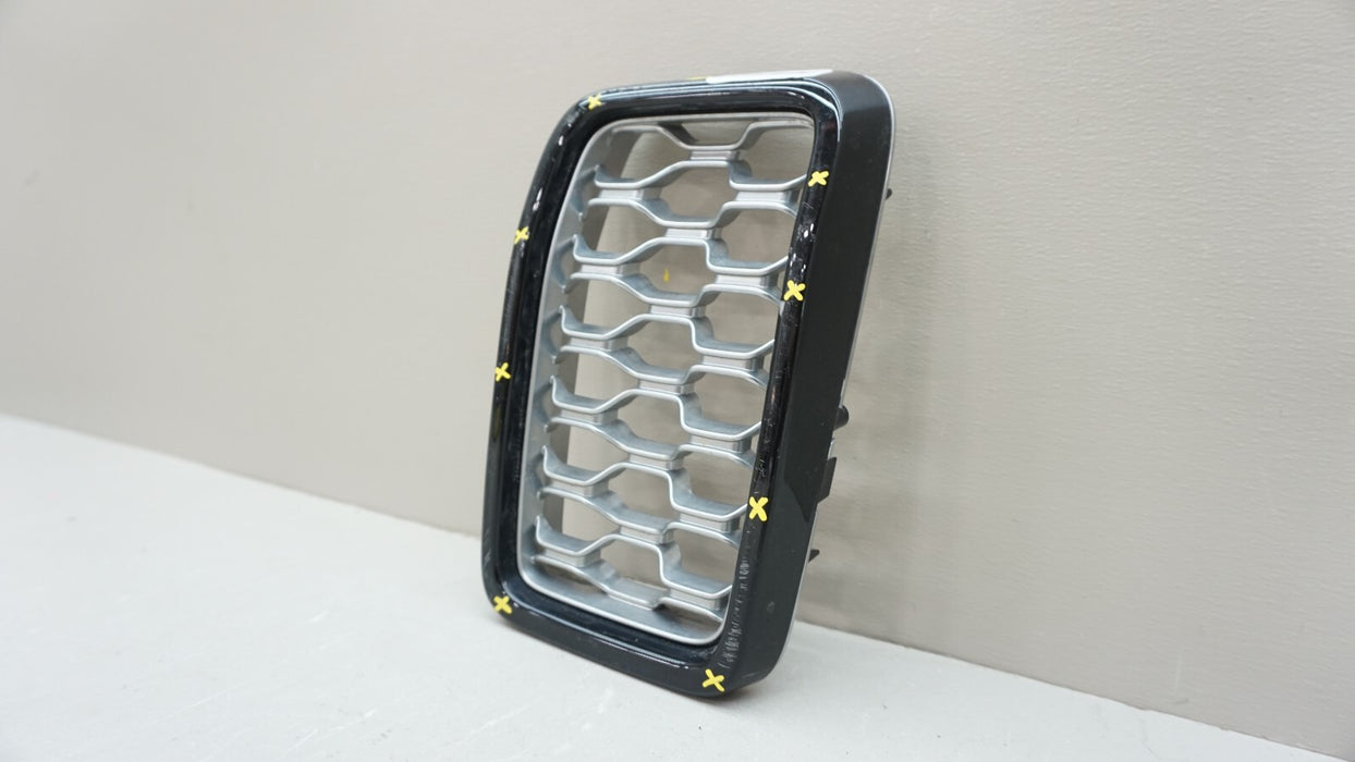 2017-2020 JEEP GRAND CHEROKEE FRONT GRILLE INSERT OEM 5ZV10TRMAA
