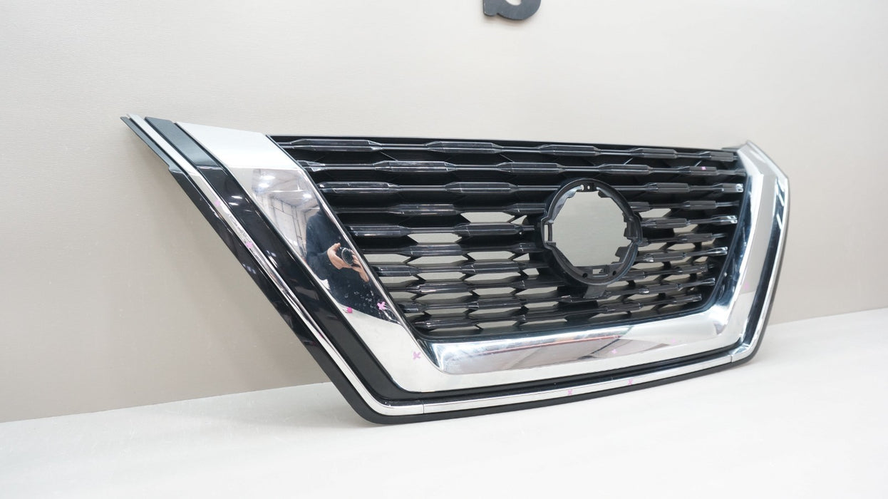 2021-2023 NISSAN ROGUE FRONT BUMPER RADIATOR GRILLE OEM 623106RR0A