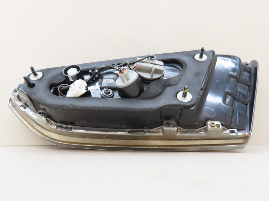 2018-2019 HYUNDAI SONATA REAR RIGHT PASSENGER INNER TAIL LIGHT OEM 92403C2500