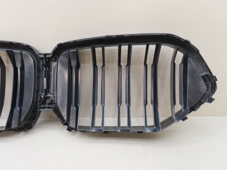 2020-2023 BMW X6M FRONT RADIATOR GRILL GRILLE OEM 8079731