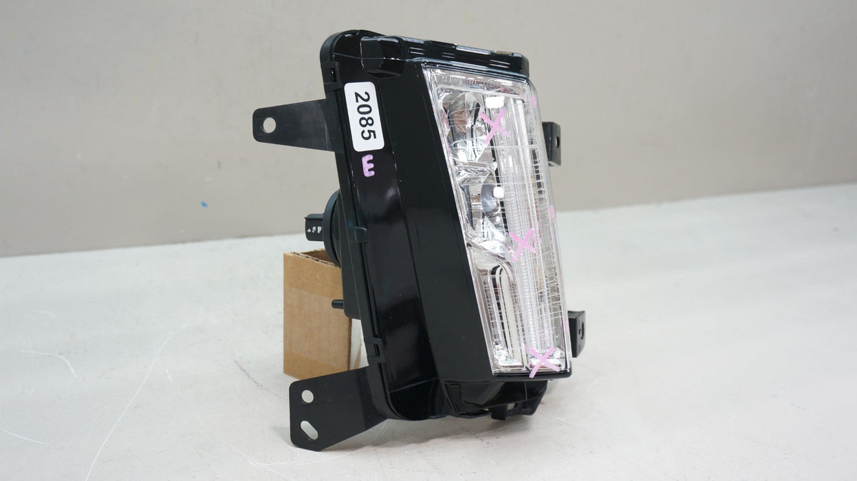 2021-2025 CADILLAC XT5 FRONT RIGHT PASSENGER SIDE FOG LIGHT OEM 84899147