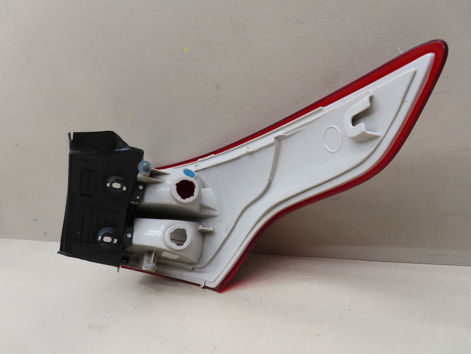 2013-2016 FORD ESCAPE REAR LEFT DRIVER TAIL LIGHT OUTER HALOGEN OEM