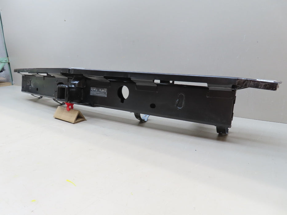 2015-2020 ESCALADE TAHOE YUKON REAR BUMPER REINFORCEMENT TOW HITCH OEM 22806381