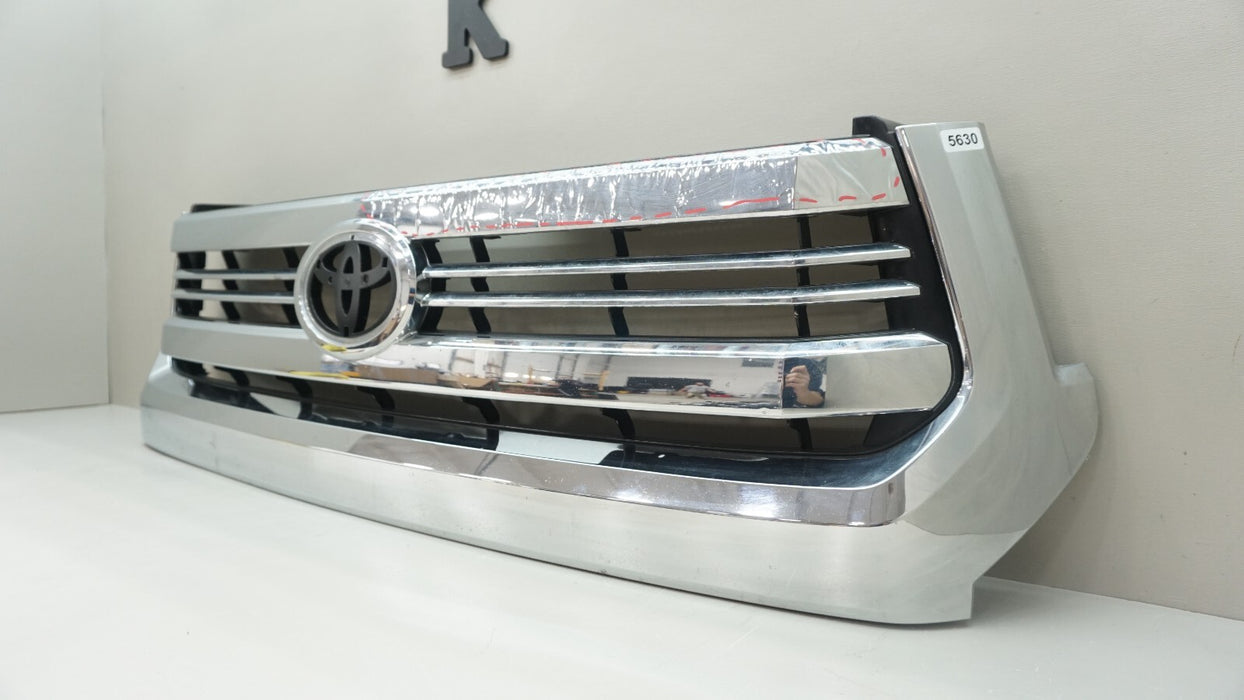 2014-2017 TOYOTA TUNDRA FRONT CENTER RADIATOR GRILLE OEM 531110C0210