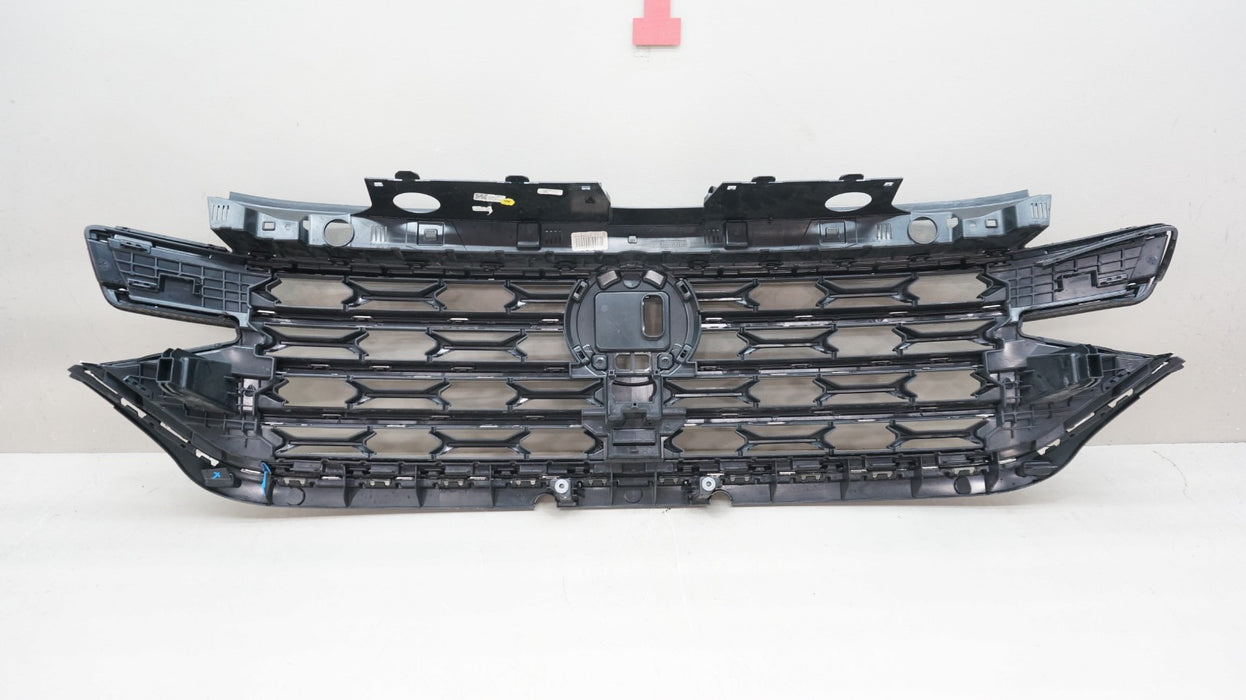 2024-2025 VOLKSWAGEN ATLAS R-LINE FRONT BUMPER RADIATOR GRILLE OEM 3CN853653E