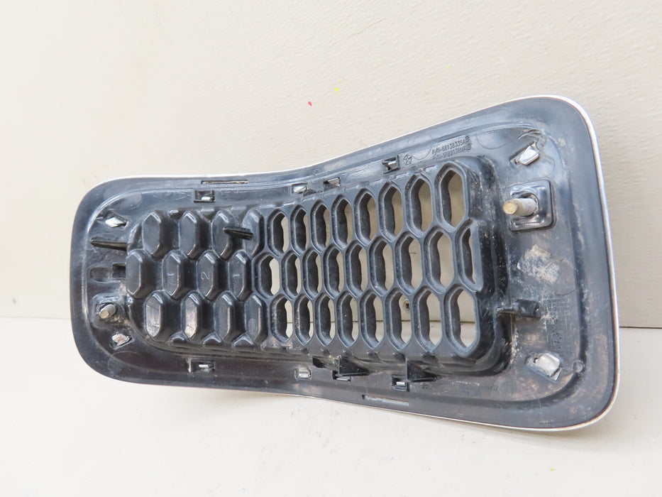 2014-2018 JEEP CHEROKEE FRONT RADIATOR GRILL GRILLE INSERT #2 OEM