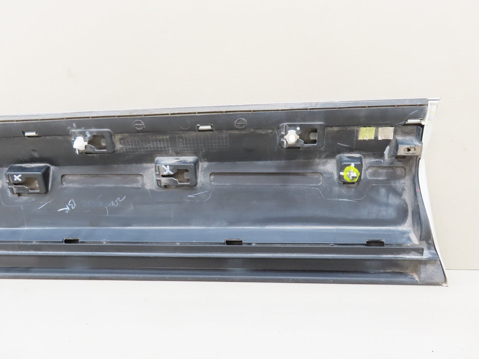 2018-2025 VOLKSWAGEN ATLAS FRONT RIGHT PASSENGER SIDE LOWER DOOR MOLDING OEM