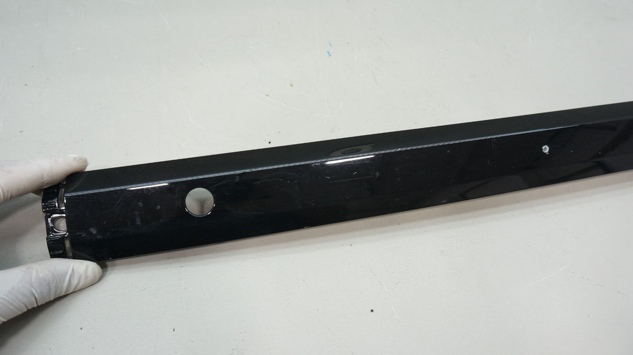 2023-2025 HYUNDAI PALISADE FRONT BUMPER MOLDING OEM 86569-S8CC0