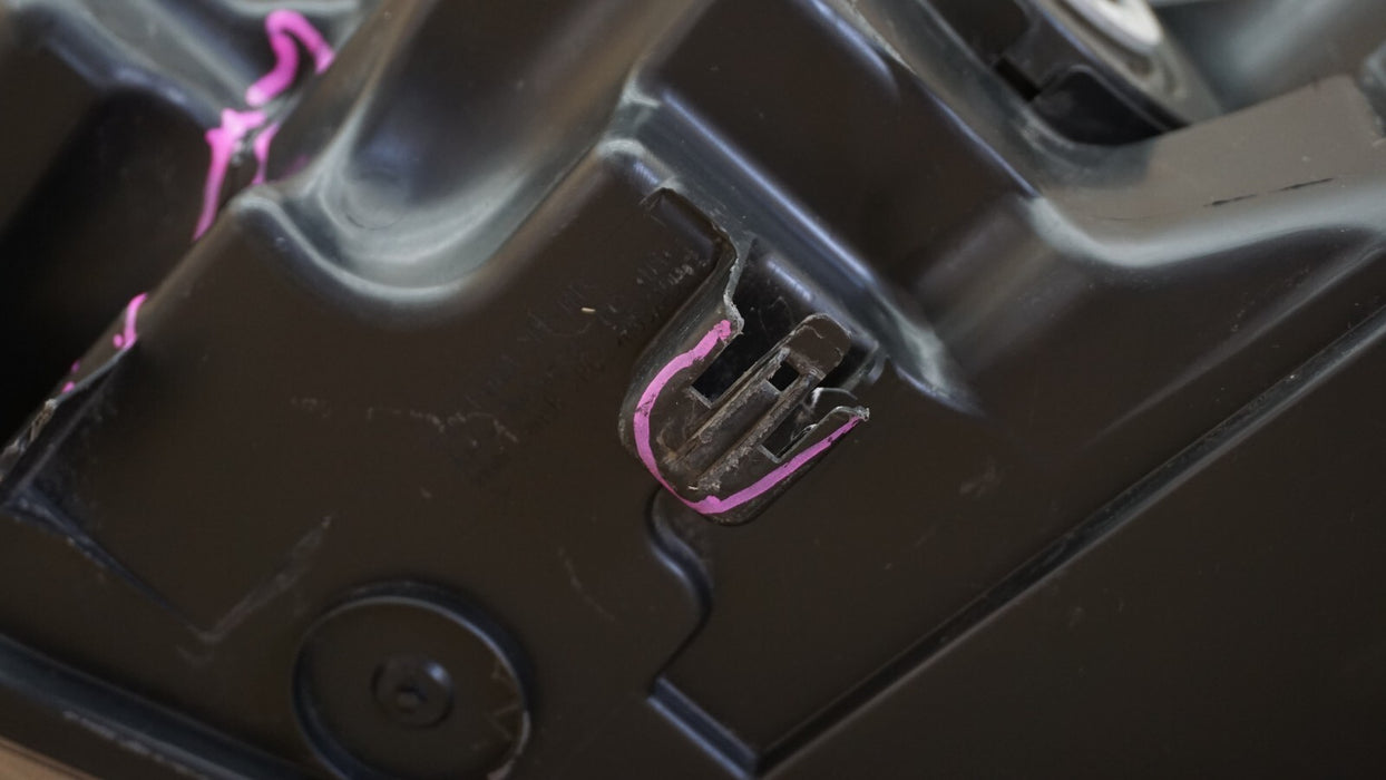 2014-2016 TOYOTA HIGHLANDER RH RIGHT PASSENGER SIDE HALOGEN HEADLIGHT OEM