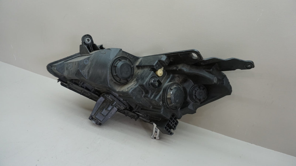 2013-2017 CHEVROLET TRAVERSE FRONT RIGHT PASSENGER HEADLIGHT LAMP HALOGEN OEM