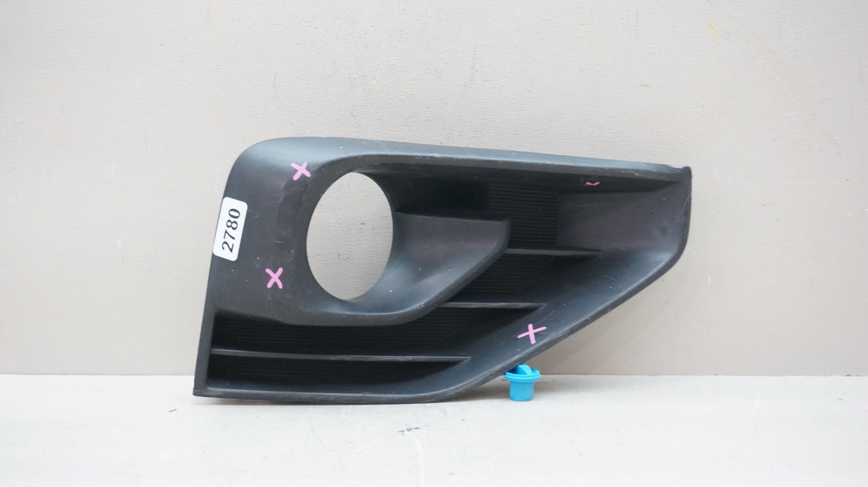 2017-2020 NISSAN PATHFINDER FRONT RIGHT PASSENGER SIDE FOGLIGHT BEZEL 622569PF0B