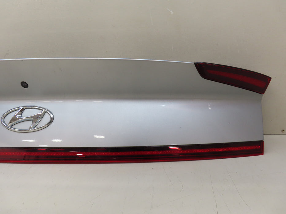 2020-2023 HYUNDAI SONATA REAR DECK LID FINISH PANEL W/CAMERA OEM 87371-L0000