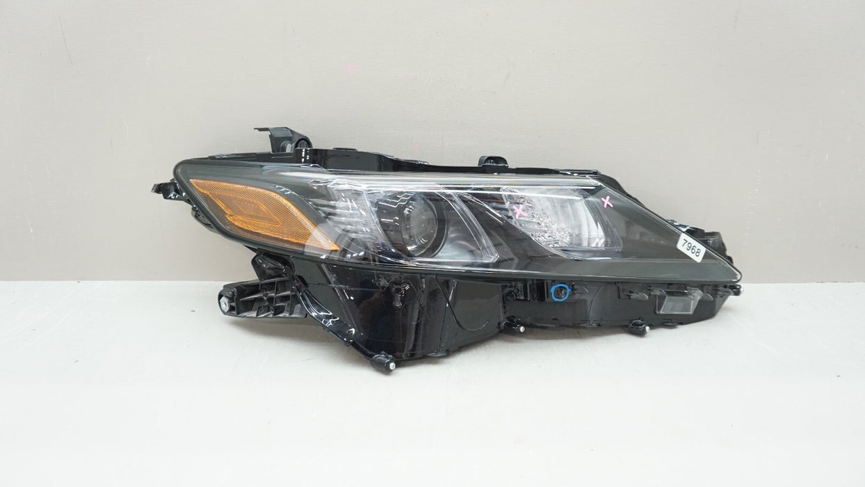 2018-2021 TOYOTA CAMRY FRONT RH RIGHT PASSENGER SIDE HALOGEN HEADLIGHT OEM