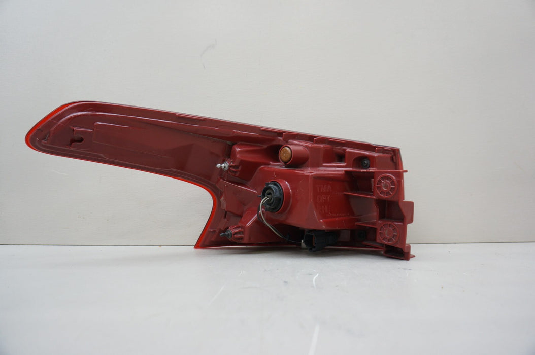 2019-2020 HYUNDAI SANTA FE REAR RIGHT PASSENGER SIDE TAIL LIGHT OEM