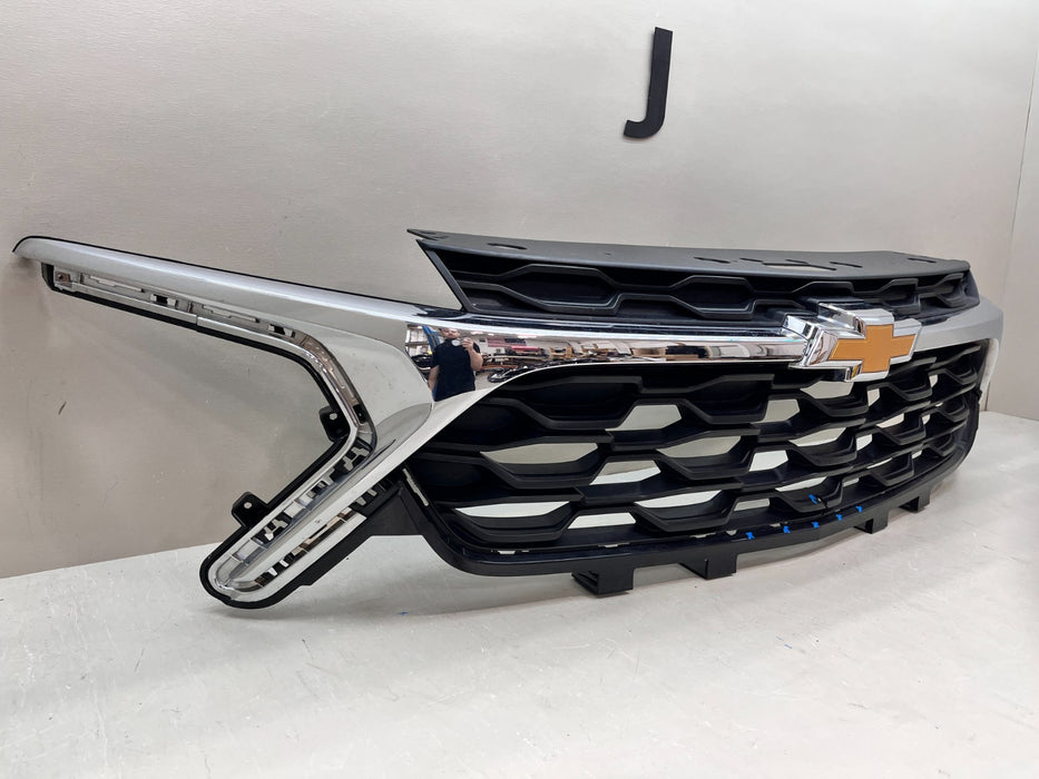2024-2025 CHEVROLET TRAX UPPER FRONT GRILLE GRILL 42769271 OEM