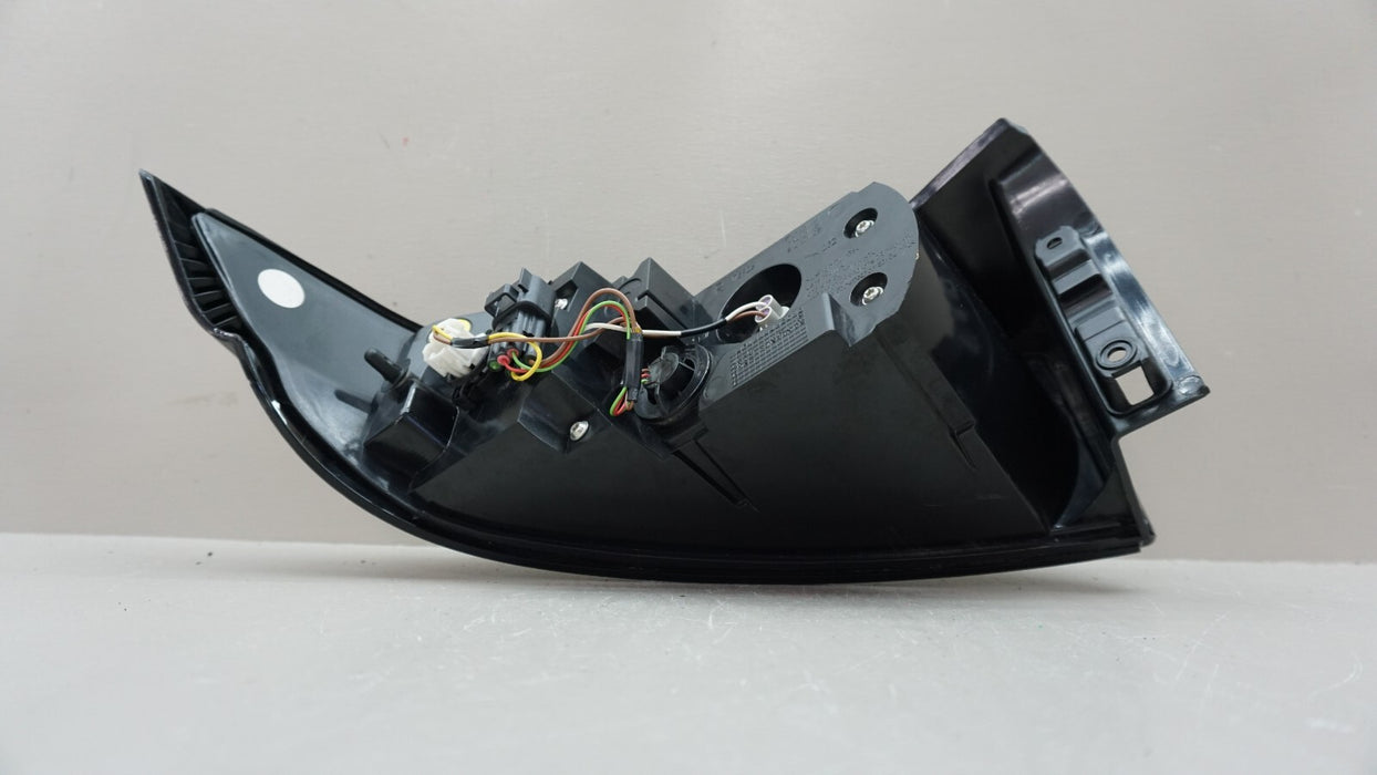 2012-2015 LAND RANGE ROVER EVOQUE RIGHT PASSENGER SIDE TAIL LIGHT OUTER LAMP OEM