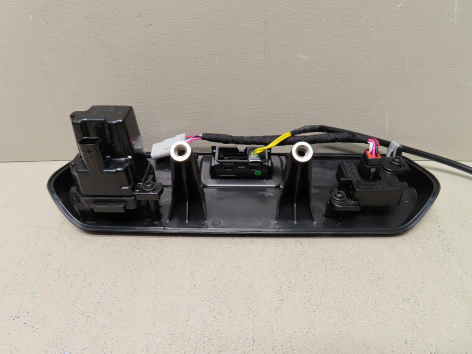84758071 Chevrolet, GMC Silverado 1500, Sierra 1500 Gate Tailgate Handle OEM