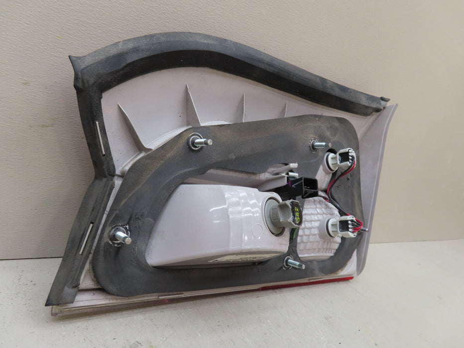 2010-2017 GMC TERRAIN LEFT DRIVER SIDE INNER TAIL LIGHT OEM