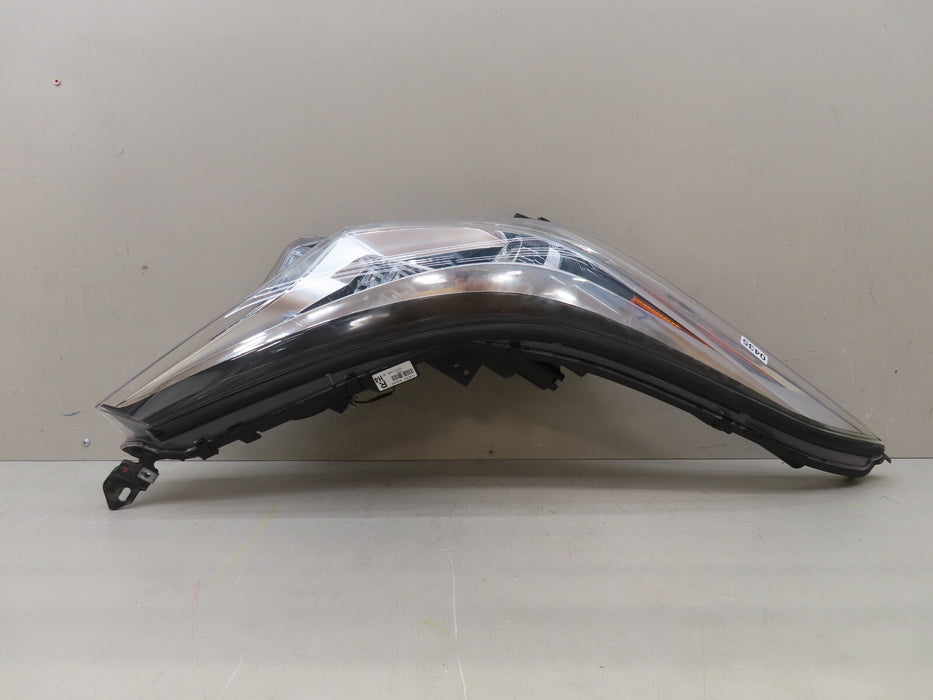 2018-2019 TOYOTA C-HR FRONT RIGHT SIDE HEADLIGHT LAMP HALOGEN OEM 81110-F4041