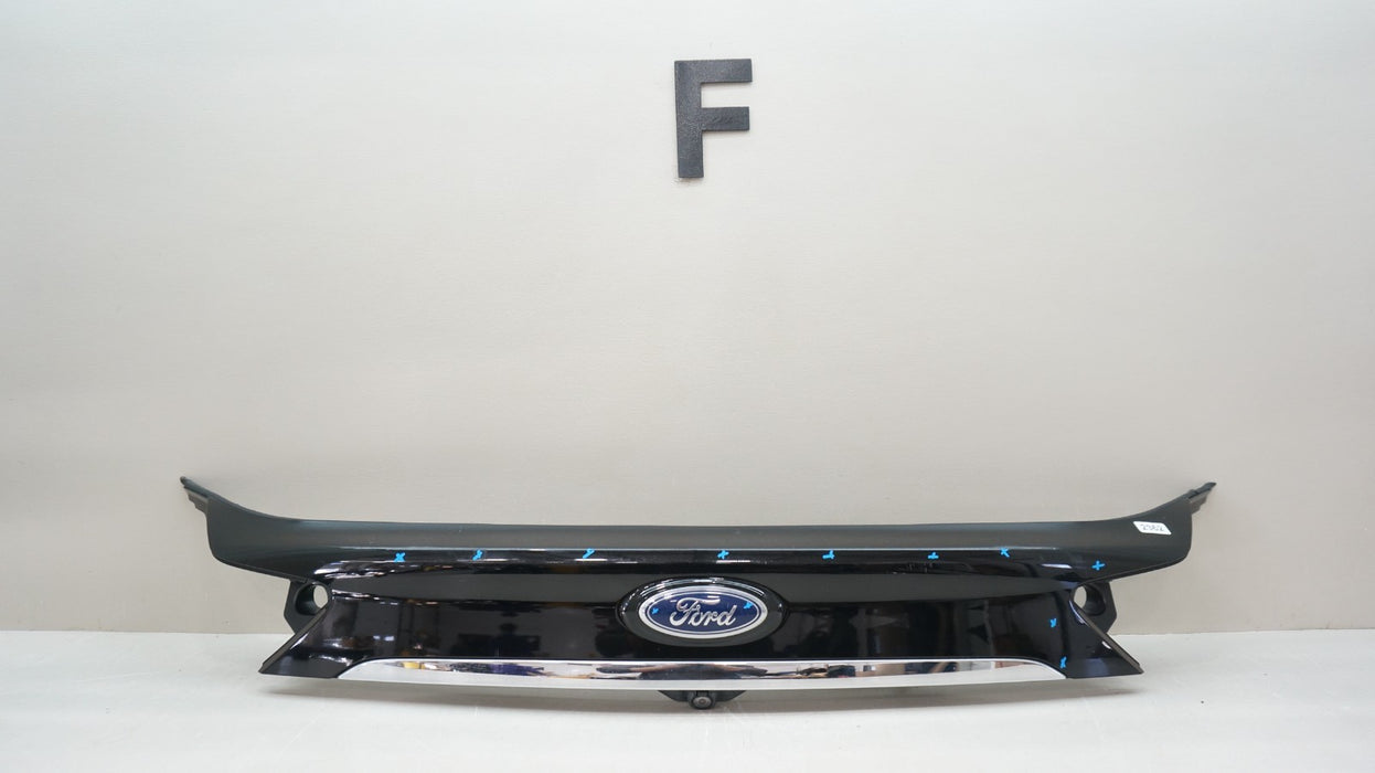 2019-2020 FORD EDGE REAR LIFTGATE FINISH PANEL MOLDING W/ CAMERA OEM KT4B-R43404