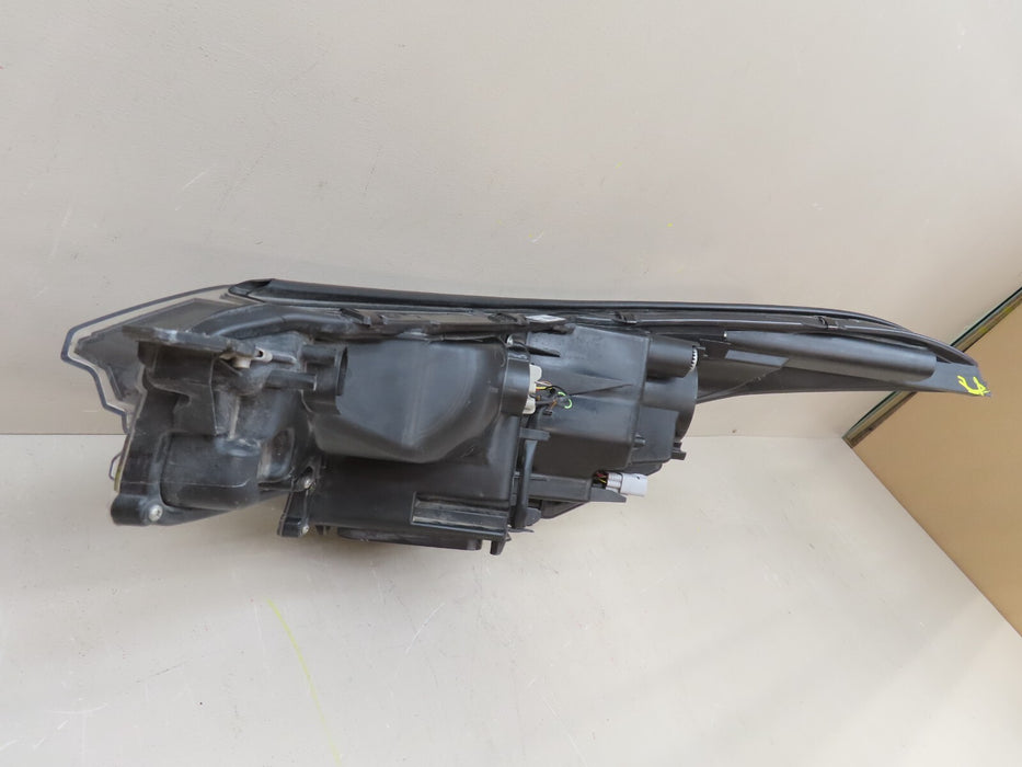 2018-2019 TOYOTA C-HR FRONT RIGHT SIDE HEADLIGHT LAMP HALOGEN OEM 81110-F4041