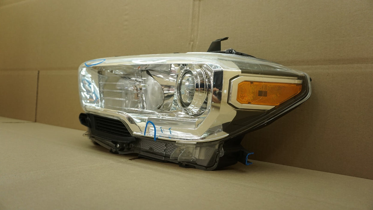 2016-2019 TOYOTA TACOMA FRONT LEFT DRIVER SIDE HEADLIGHT HALOGEN OEM 16 17 18 19
