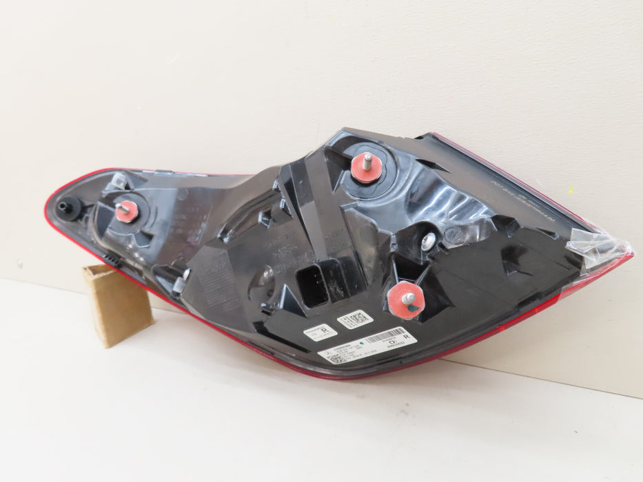 2022 2023 MERCEDES-BENZ C300 REAR RIGHT PASSENGER TAIL LIGHT LED OEM A2069063800